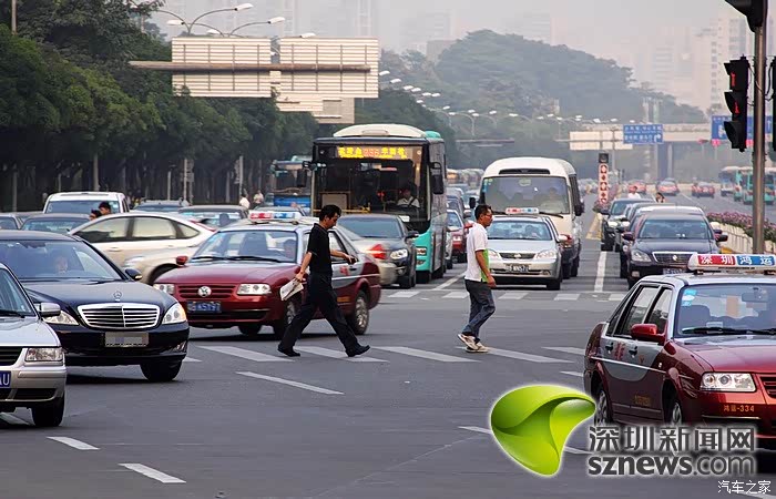 开车上路,是车让行人,还是行人让车?