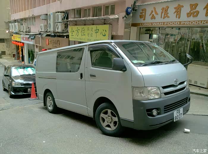 在香港看到最多的就是丰田海狮了