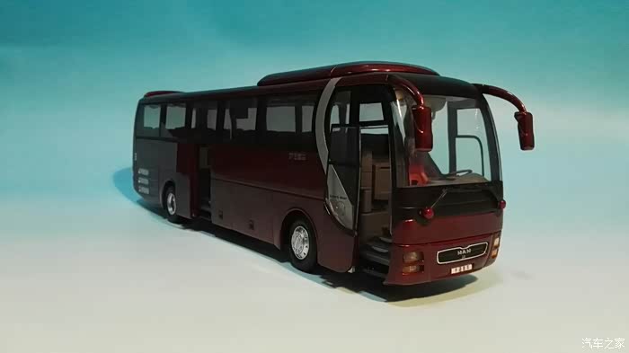 1:42宇通—man莱茵之星客车模型