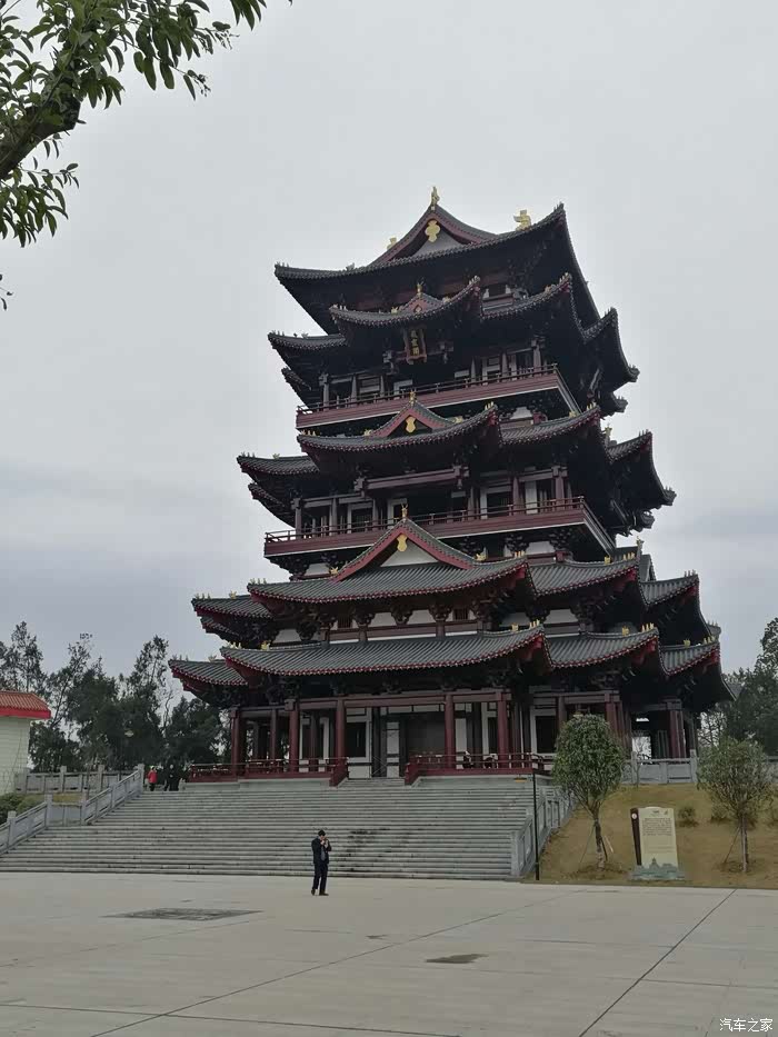 南龛飞霞阁映彩虹