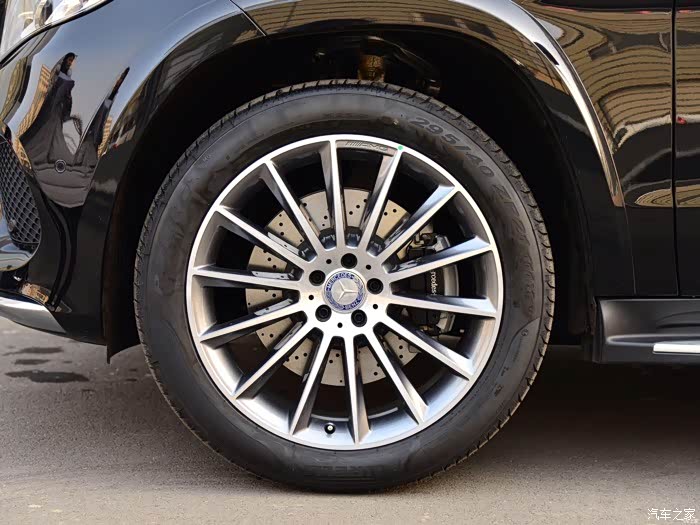 16年奔驰gls500,升级轮毂,大家给点意见谢谢
