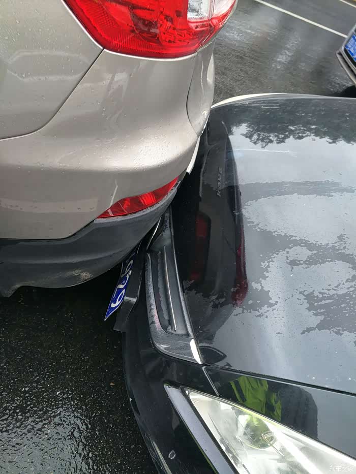 【图】被追尾了_长安cs75论坛_汽车之家论坛