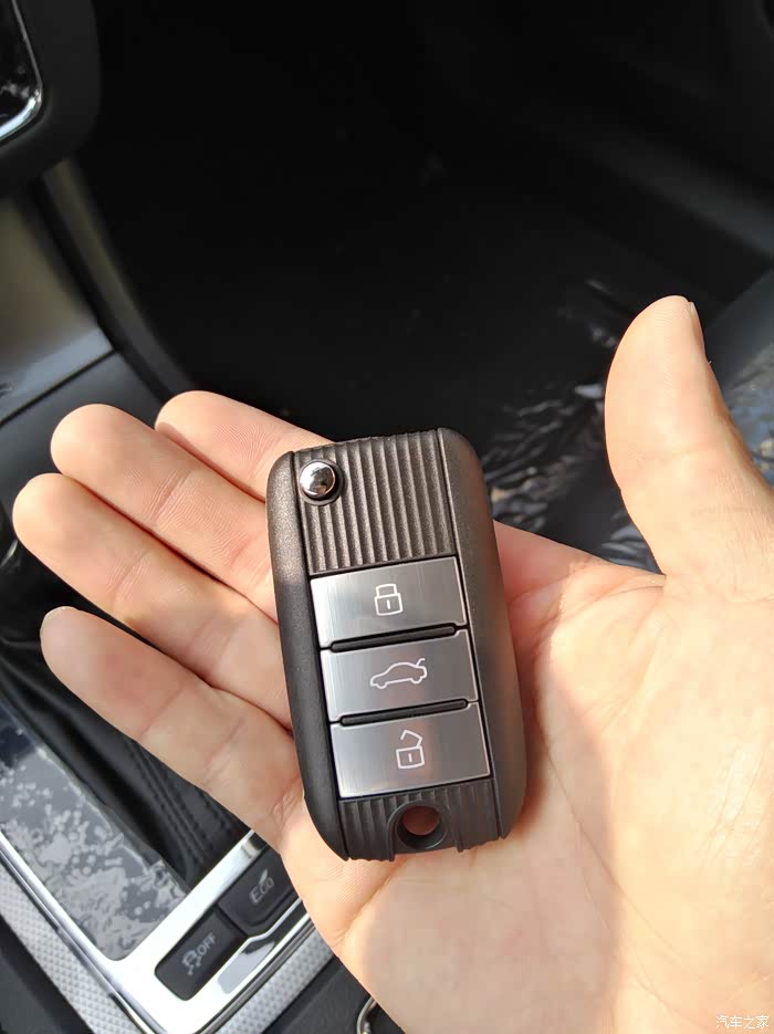 不悔的选择,国货当自强,喜提荣威i6