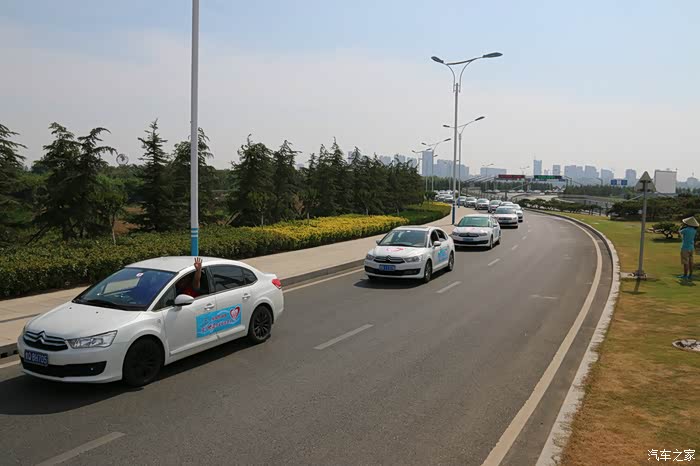 世嘉志愿者走进孤儿院,感受不一样的生命意义