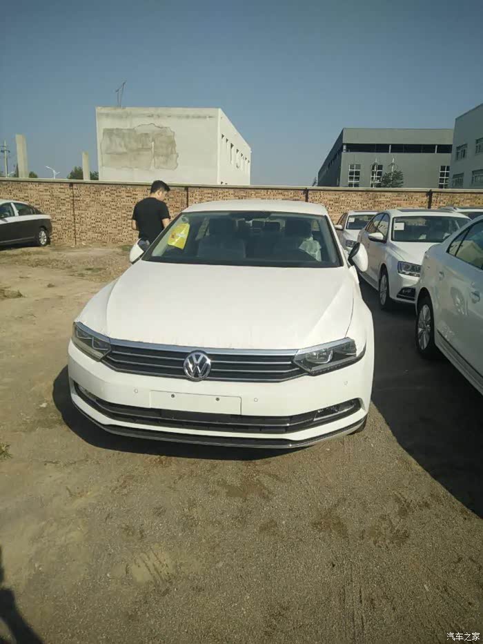 18豪华白色迈腾提车