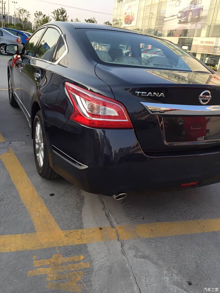 再求各位朋友的天籁2015款爵士蓝外观照片(非ps的照片)