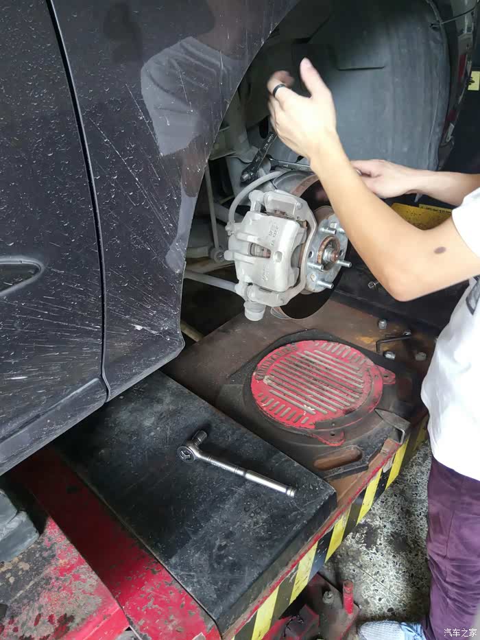 11款悦动更换偏心螺丝