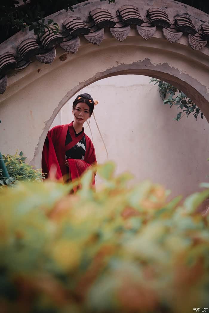 【古风古韵汉服媳妇当车模】-----古城魅力的高冷女王范