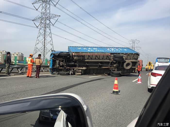 常嘉高速上的惨烈车祸