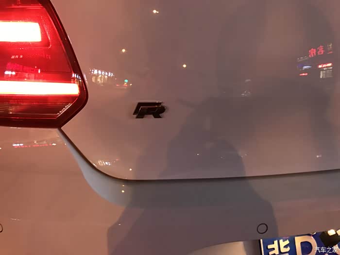 求助:polo gti 低速行驶有上下颠簸,是因为减震硬的原因吗?