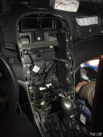 13迈锐宝再年轻一次换装中控超级大屏