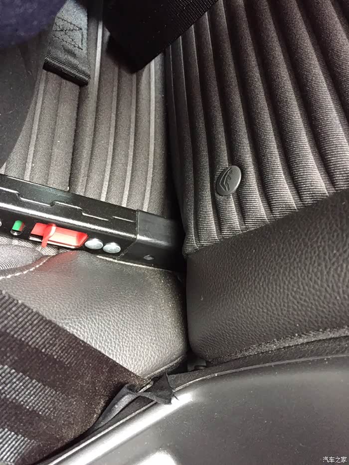 12福克斯latch接口有么