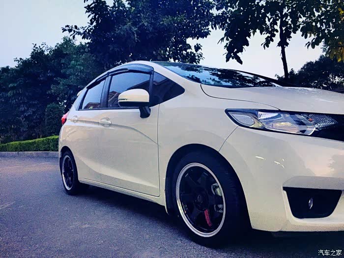 1790 | 回复: 40 飞度论坛 我想看看17寸轮毂不改避震弹簧之类的有多