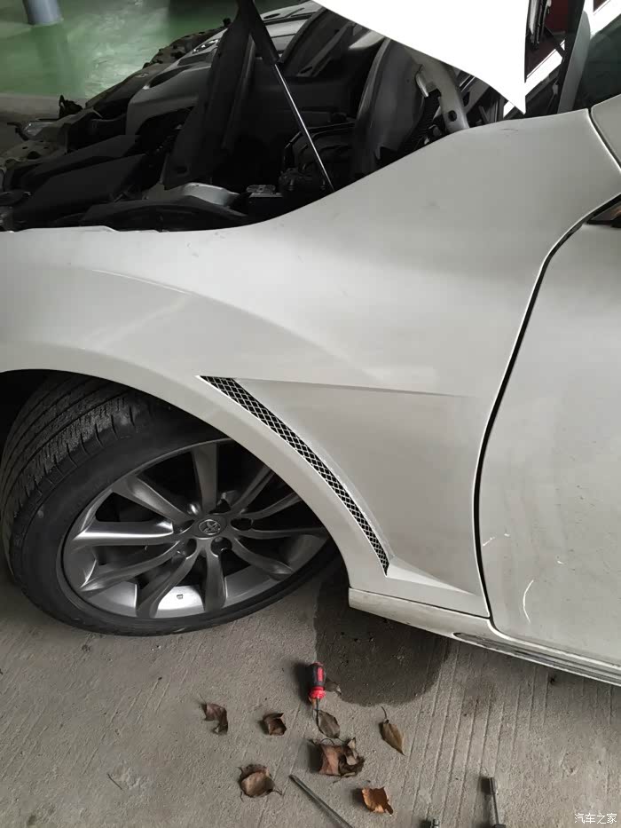 锐志翼子板多少一个?