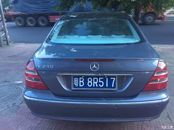 低调有内涵实拍02款w211四眼奔驰e240