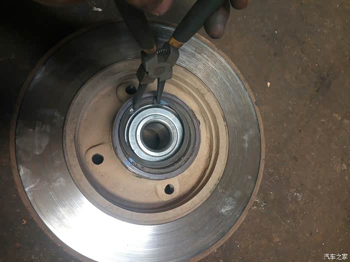 卡簧千万不能忘记装回去,很关键的东西.