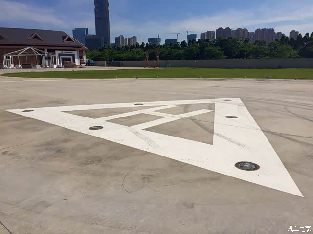 瞧瞧我们找的好地方～同事家的私人停机坪