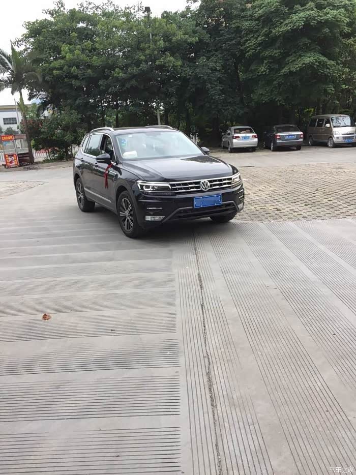 请问途观l有哪几种颜色有黑色吗