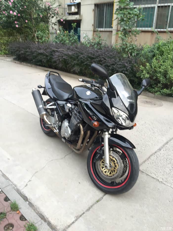 铃木1200匪王06年的油匪缸头渗油可以收吗