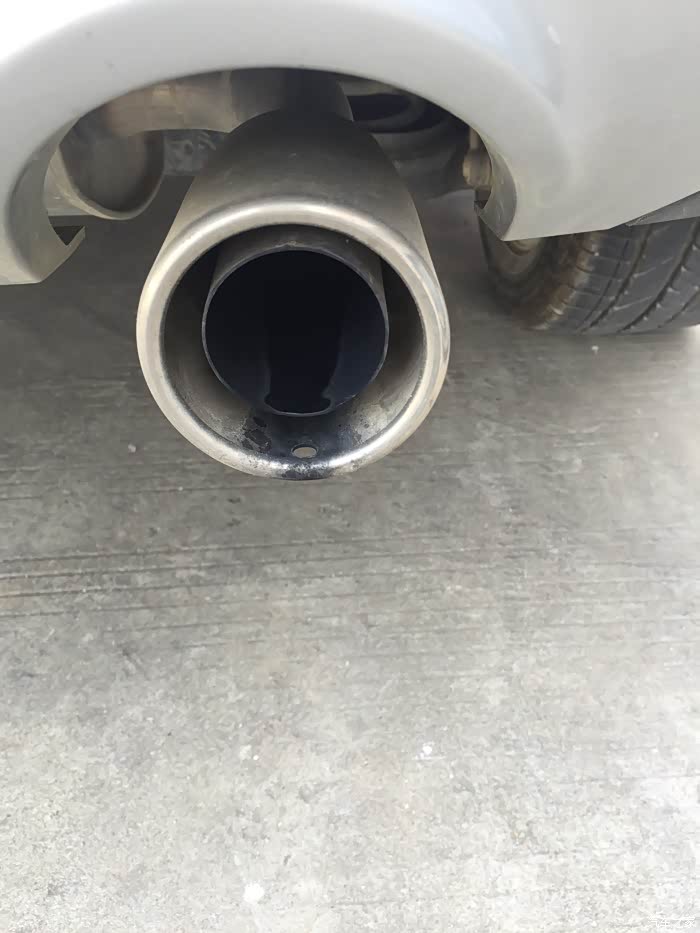 求助排气管冒黑水