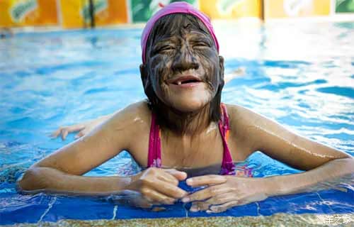 【图】珍稀奇闻:世上真有三条腿的人_海锋论坛_汽车之家论坛