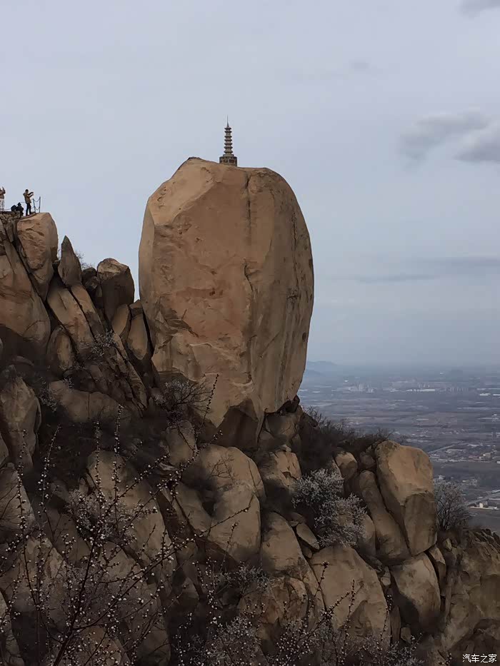 北京凤凰岭北线爬天梯登顶飞来石塔20170325