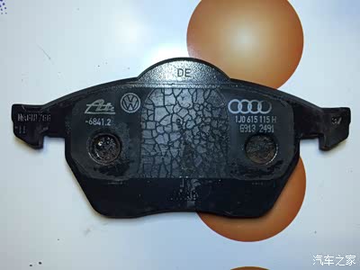 13款1.4t新朗逸5万公里更换刹车片