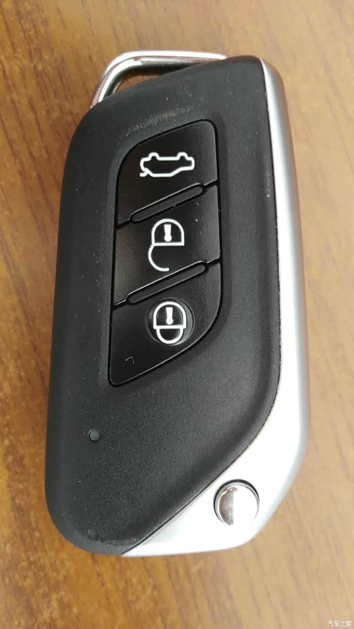 带小蓝北汽绅宝x35回家,棒棒哒! 老婆笑了,儿子再也不抱怨了