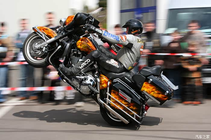 发一组哈雷翘头的图片