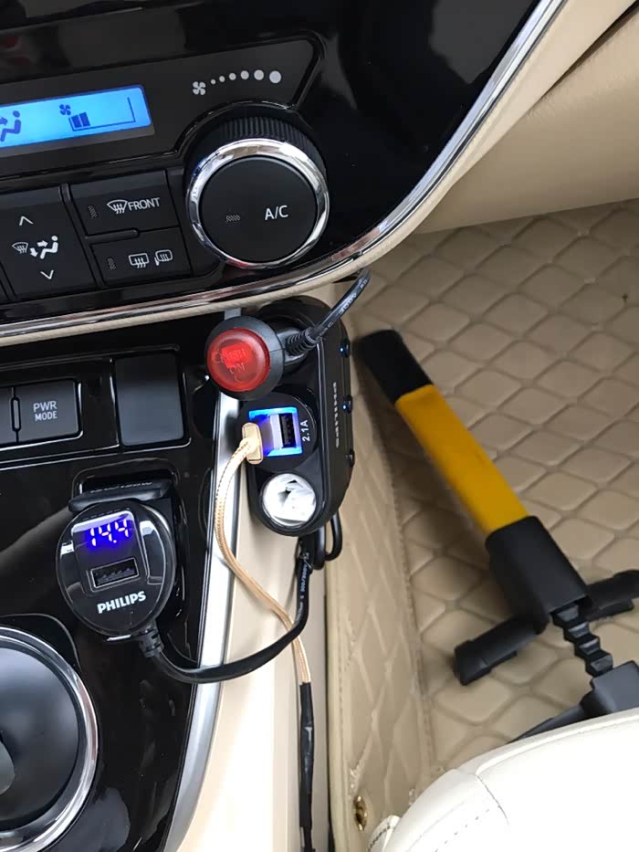 4s店送的记录仪占了点烟器没地充电了咋办