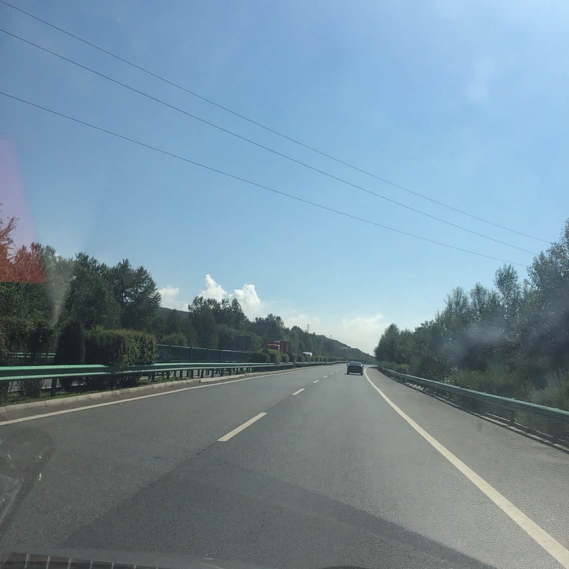 上了一段高速公路/路上基本没有车