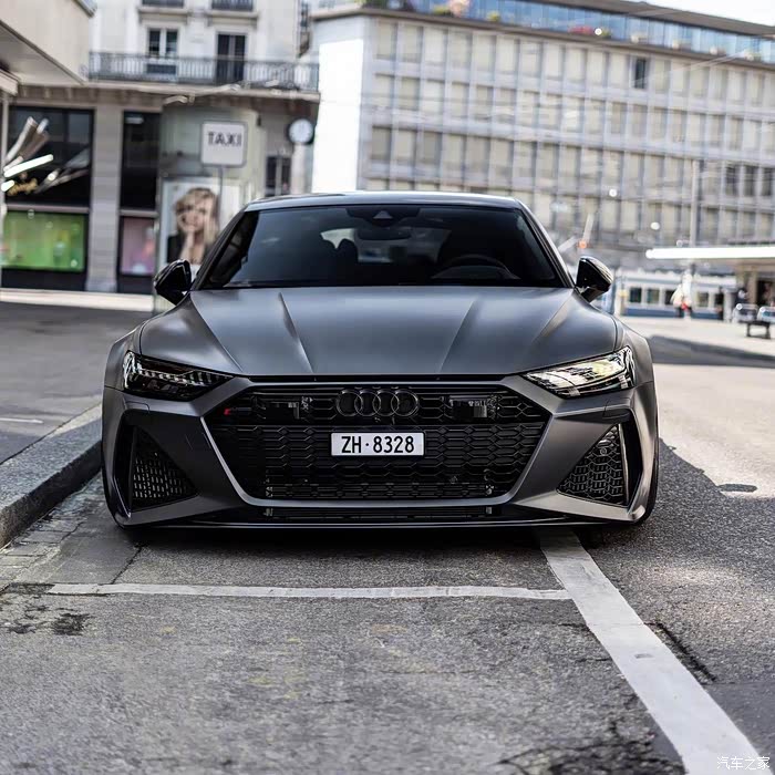 新奥迪rs7这么一看再想老款的杀气真的差太远了