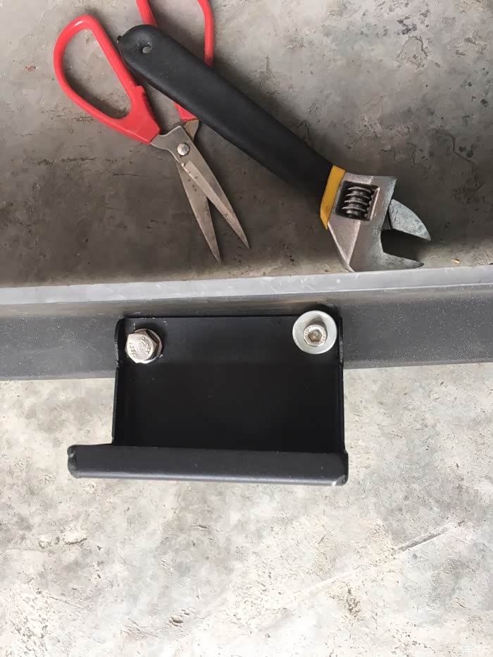 卸原车行李架纵杆