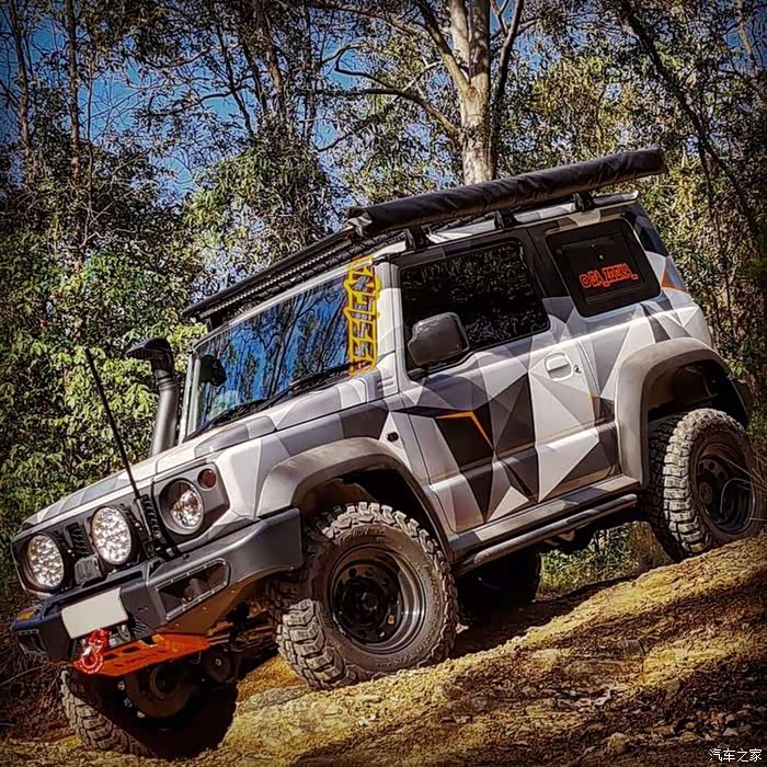 铃木吉姆尼这迷彩涂装深得我心啊