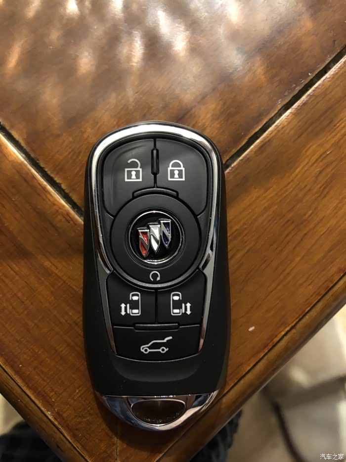 请问陆尊智慧旗舰版钥匙中间这个按钮干嘛用的
