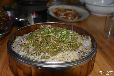 连州特色酸豆角肉沫蒸切粉