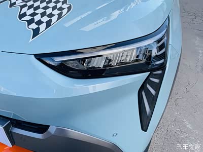 天使之翼 大灯特写