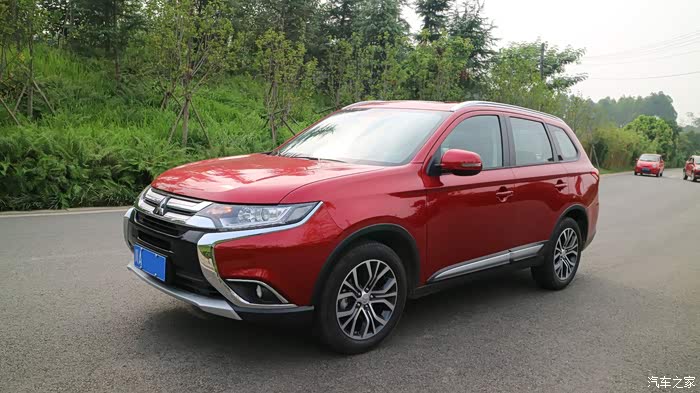 大家说红色的欧蓝德骚不骚