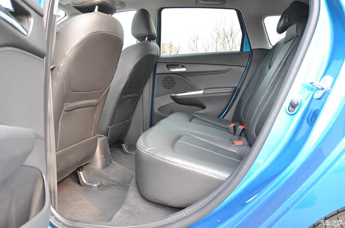 实车看空间乐风rv够够的