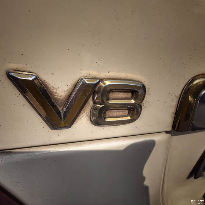 7v8 怎么分辨到底是不是贴的标?