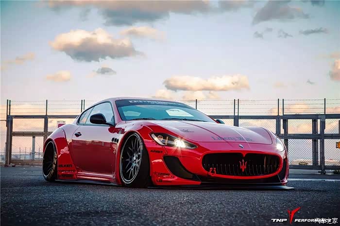 玛莎拉蒂gt铆钉风格宽体大包围高清