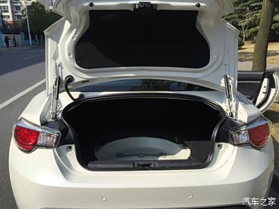 哈哈 实际真 提车没2天就把 备胎拿掉有2个原因第 有备胎情况 后备箱