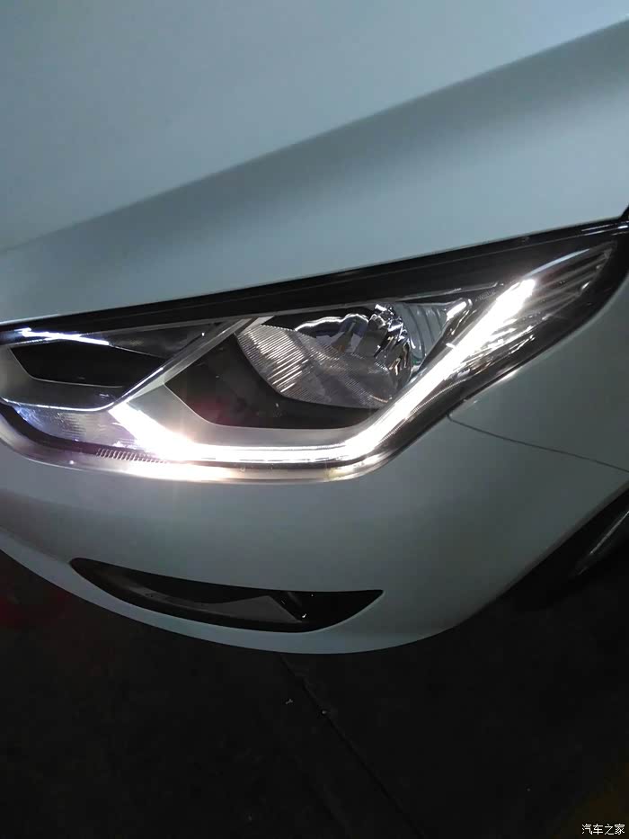 【图】示宽灯还是蛮亮的_福睿斯论坛_汽车之家论坛