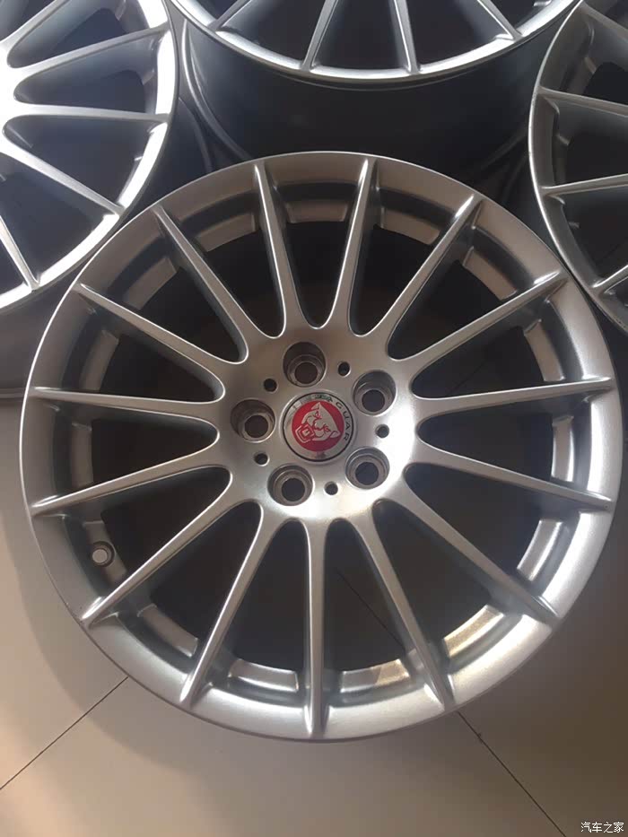 经典延续,xxxx小镇-陈老板灰福上身进口捷豹原厂轮毂