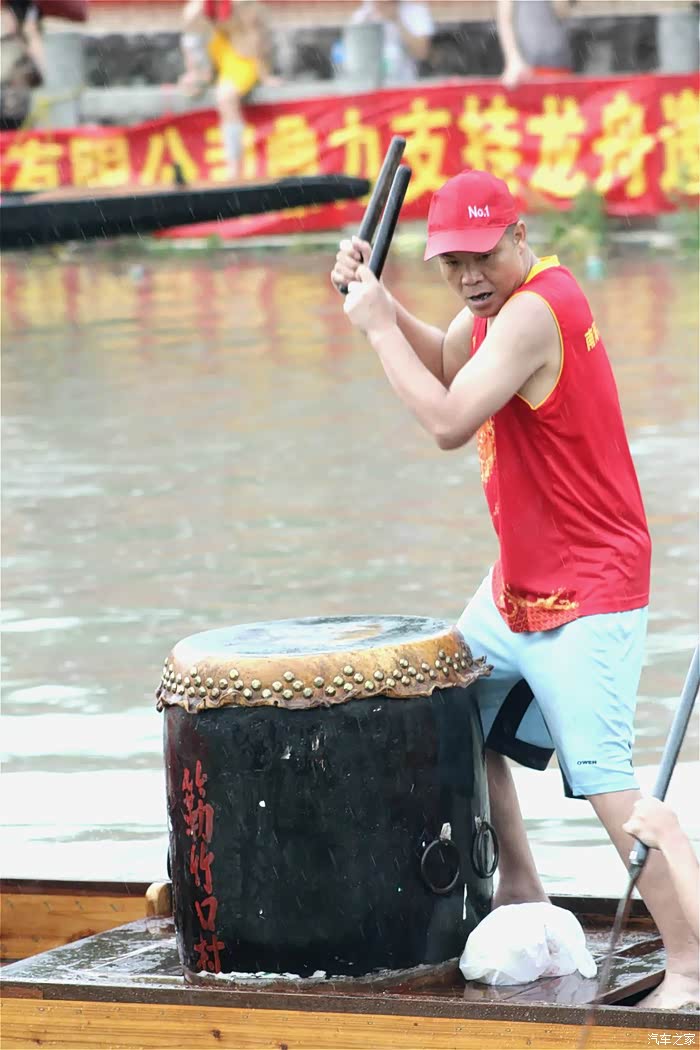 龙舟鼓 , 不但是指挥 , 个人感觉它是龙舟灵魂
