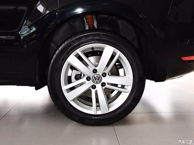 求一套夏朗380轮毂一套有无轮胎都可以