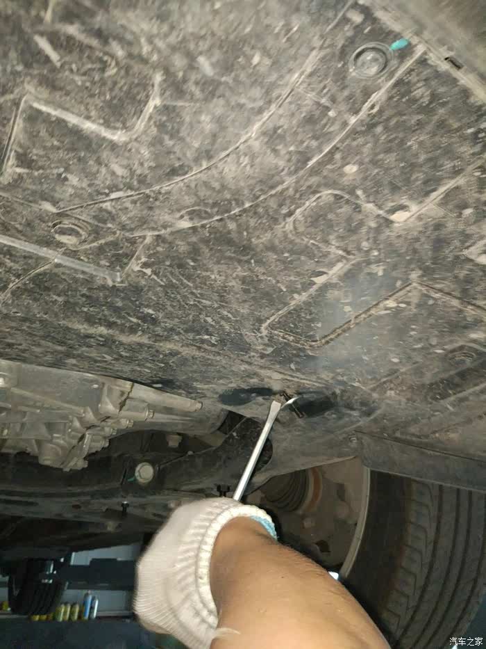 沈阳车友会〕原来gs有发动机护板～不过太小了拆掉换掉!教程