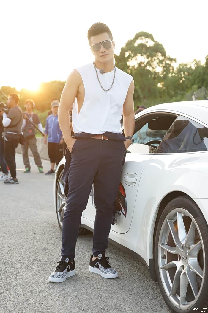 李晨浩手臂草莓谁给种的