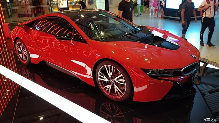 【图】北京机场看到的红色i8_宝马i8论坛_汽车之家论坛