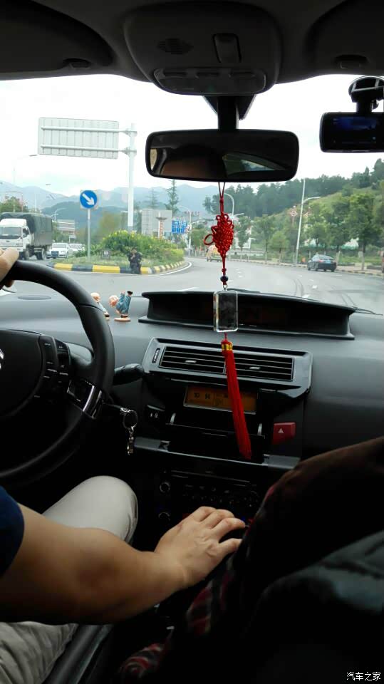 没事开车兜兜风